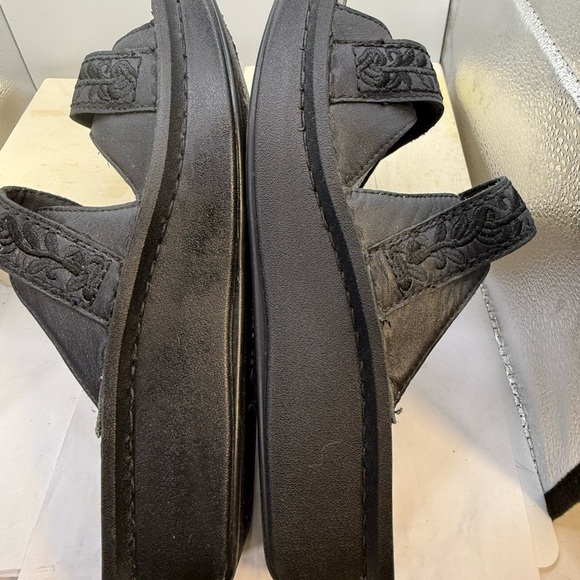 ALEGRIA VIOLETTE BLACK LEATHER SANDALS EMBOSSED DESIGN. Size EU 38. 7.5 NEW - Picture 2 of 14